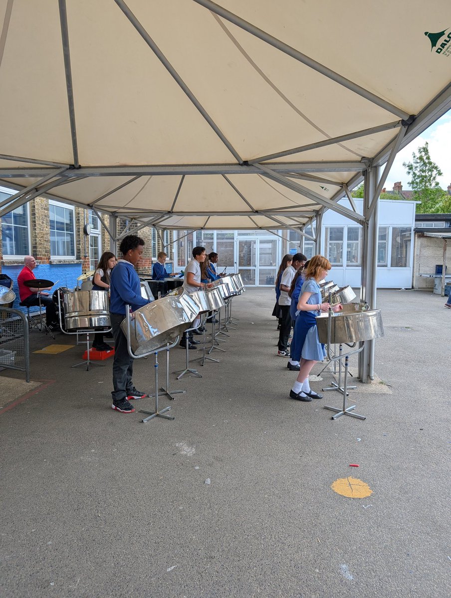 Woodside Primary School tweet media