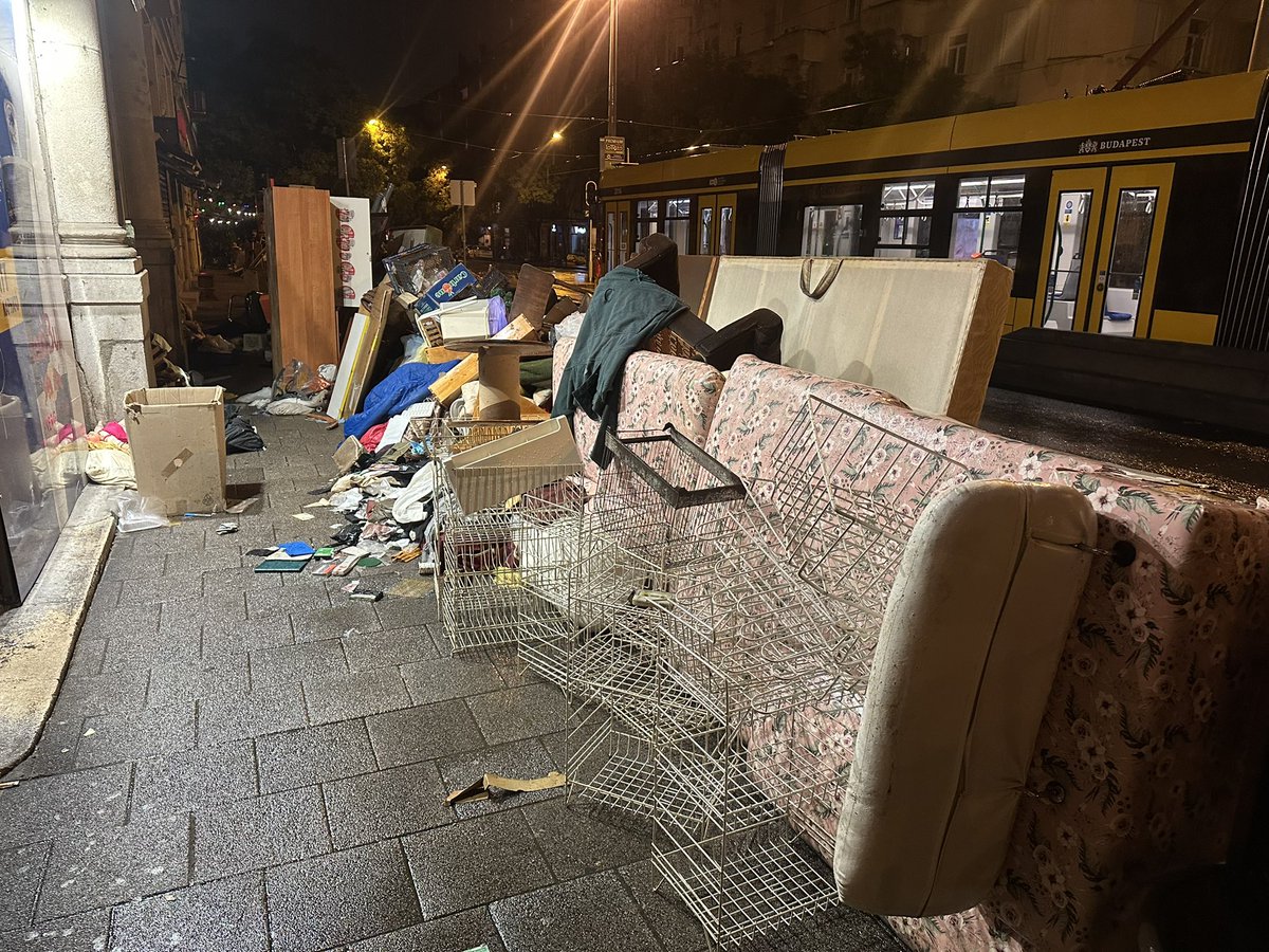 Brussels, fix your garbage problem tweet media