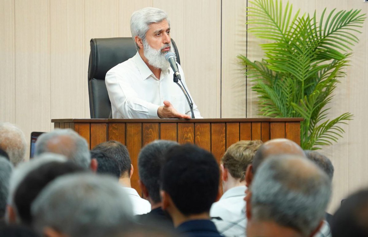 Şu dünya hayatı ne kadar da aldatıcı. Oyun ve eğlenceden ibaret. Ancak huzur yok, rahat yok, mutluluk yok.

FecrSuresi TefsirDersi
#AlparslanHocaylaTefsirDersi