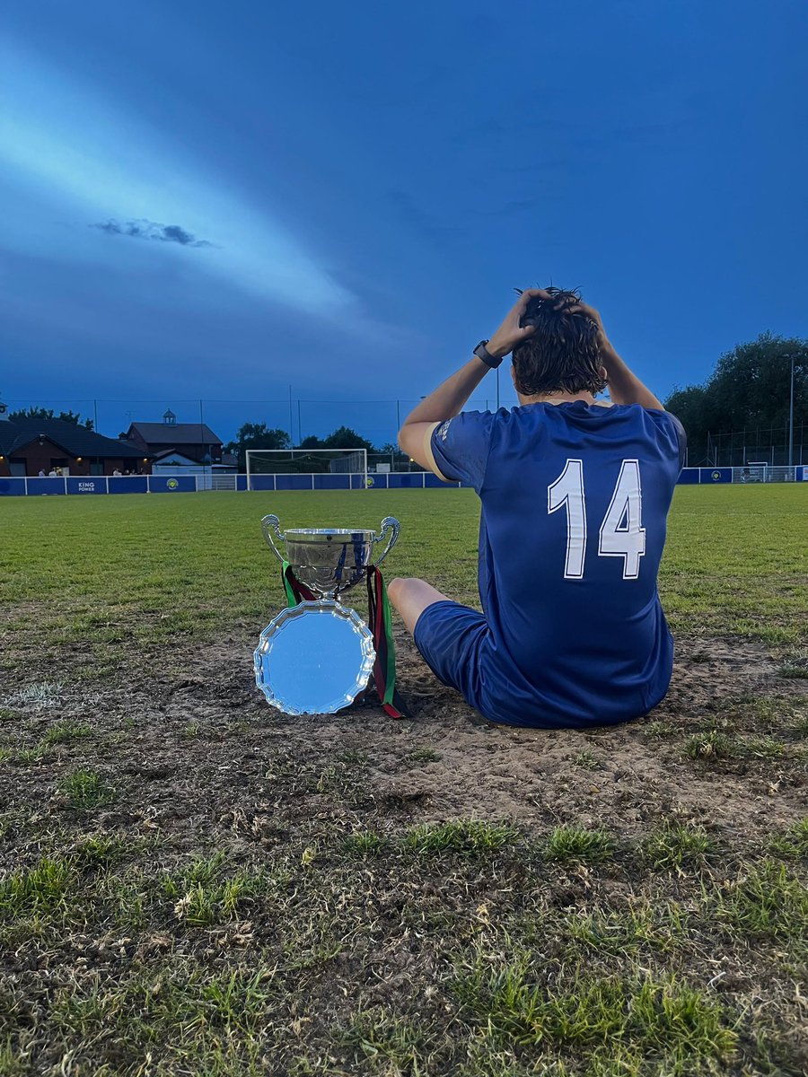 conoroneill_1's tweet photo. Where’s @Westendfc_’s? 

There’s 2 🏆🏆💙💙 https://t.co/6uZGSigP5k
