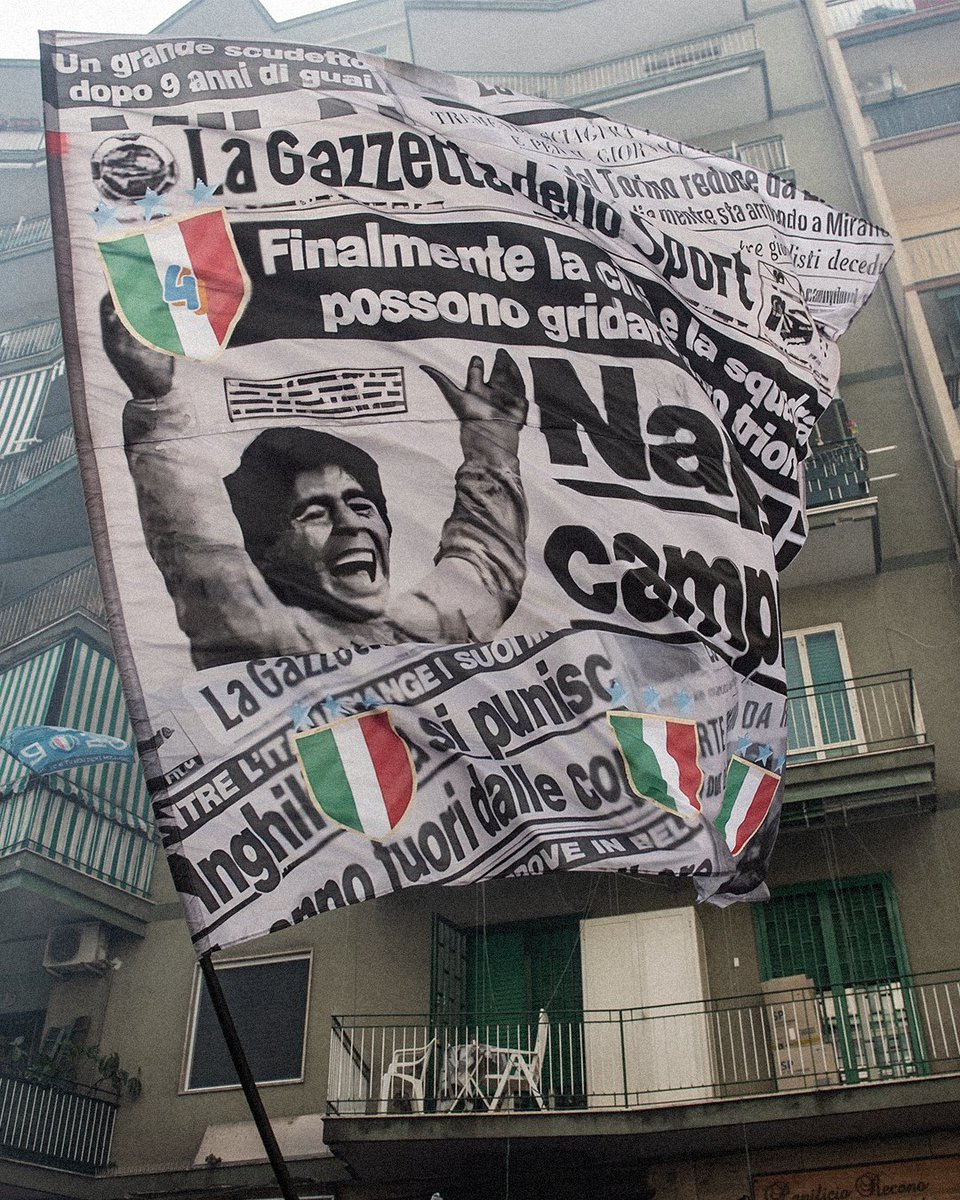 RevistaPanenka's tweet photo. ¡El Napoli vuelve a ser campeón de la Serie A!

🏆 1986-87, 1989-90, 2022-23 y 2024-25.

🔟 Sonríe Maradona. https://t.co/pRvZv4Sbpn