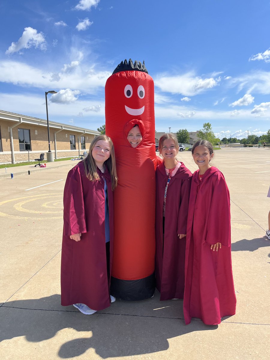 Proud to represent the House of Rhodonite in our inflatables House Champion announcement. Although we came in 2nd place, I couldn’t be more proud of the way these ladies led their House this year! ❤️  They left some big shoes to fill! #SCEsoars