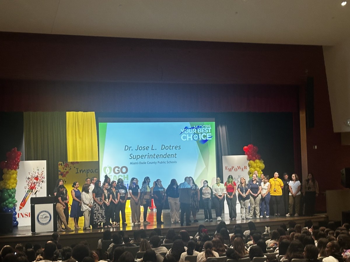 Full circle moment at the “GO TEACH” MIAMI event 💙
Grateful to reconnect with former students now leading future educators through <a href="/MDCPS/">Miami-Dade Schools</a>  &amp; <a href="/MDCollege/">Miami Dade College</a>  Teaching Academies Dual Enrollment Program. The future of education is in great hands! #MyClassroom #StarBooksCafe