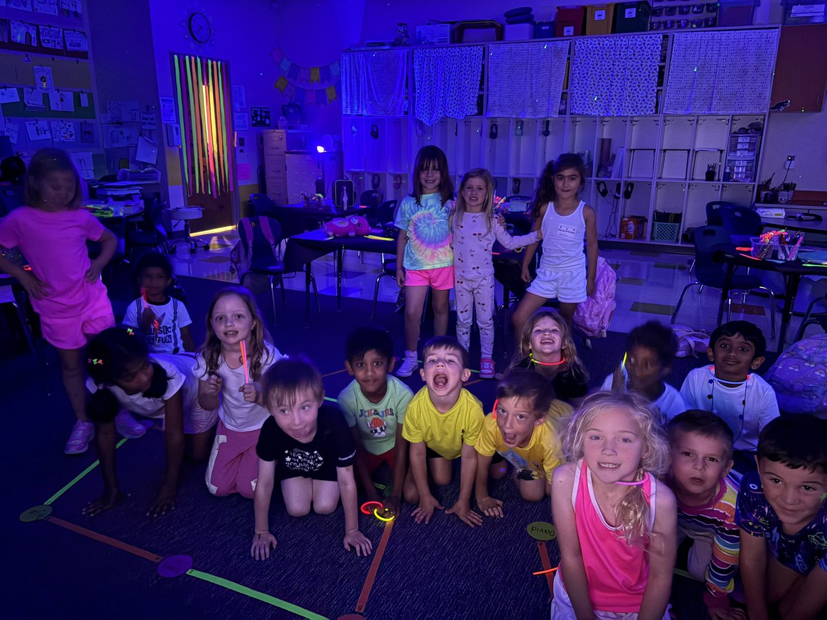 We had GLOW much fun today!!!! 🌟<a href="/ScottsRidgeES/">Scotts Ridge ES</a>