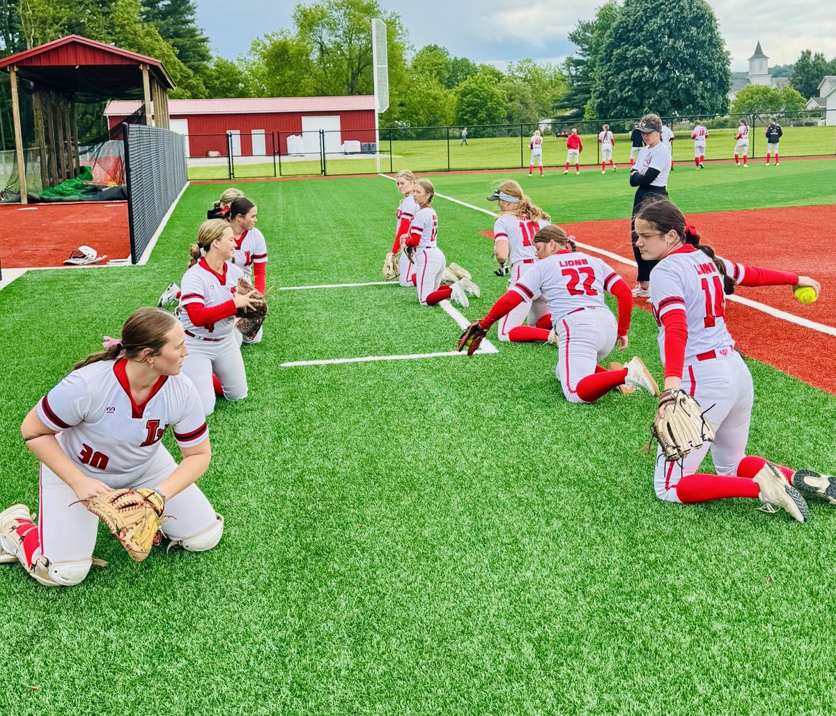 twil2323's tweet photo. Defending D-III state champion Liberty Union getting set to face Centerburg in D-V district final at Berne Union. ⁦@LULions⁩ ⁦@LUSOFTBALL1⁩ https://t.co/ZSDbjm4CFg