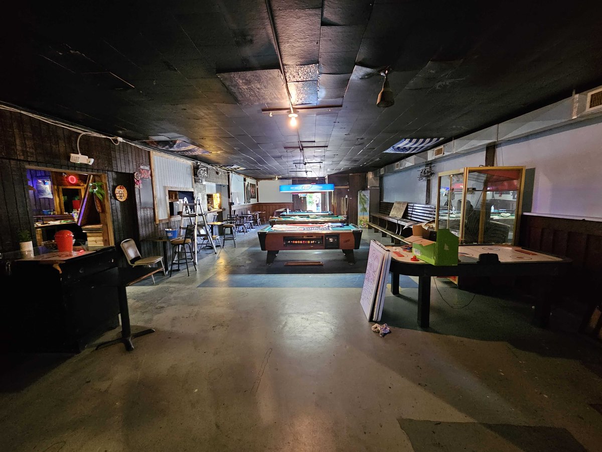 WAVES TAVERN located in Hickory NC just joined the <a href="/Shift4/">Shift4</a> family by having <a href="/SkyTabPOS/">SkyTab</a> professionally installed! Soft Opening today, and Grand-ReOpening will be tomorrow!  Come check them out!!