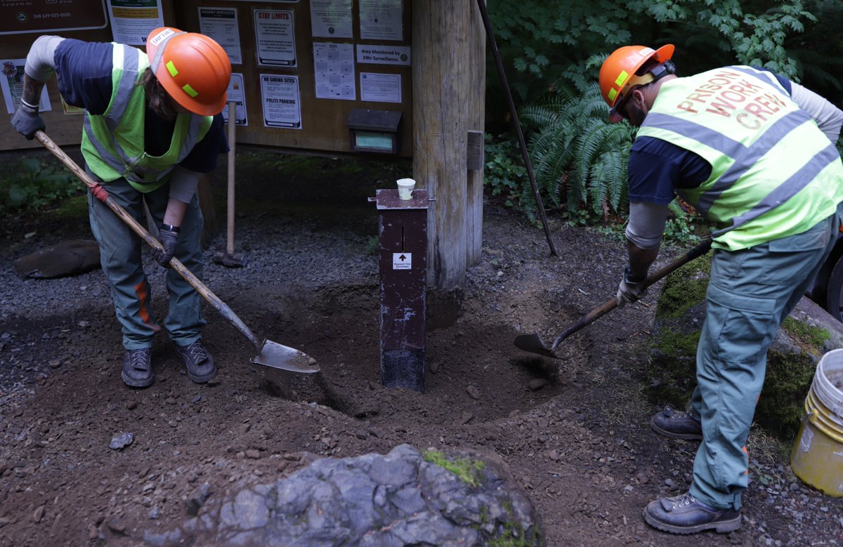ODF’s recreation, education and interpretation staff work closely with local law enforcement on safety issues for visitors to Oregon's state forests.  To read more about how law enforcement and REI staff work together go to the ODF News Blog at: ttps://oregonforestry.wpengine.com