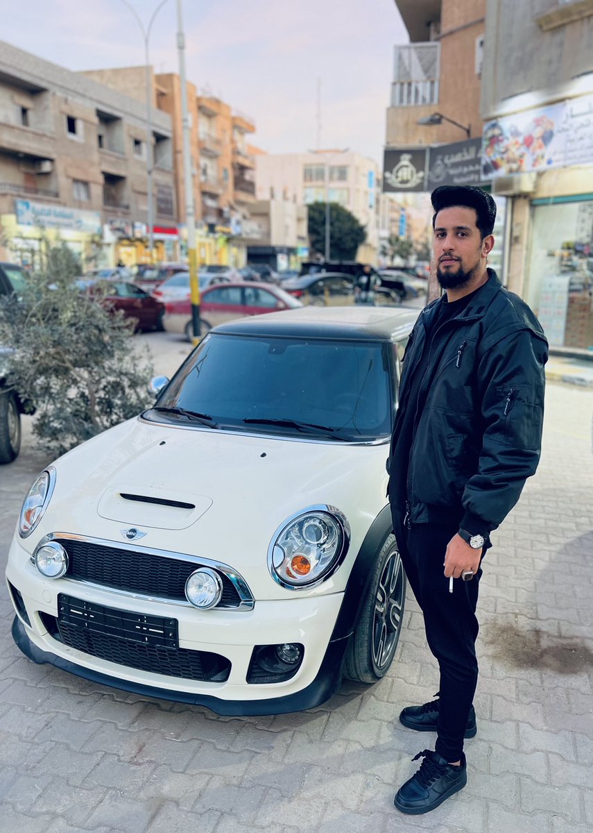 . - قبل ما تتعلم تقدر الناس ، تعلم كيف تقدر نفسك 🖤
#صورة_جديدة_للملف_الشخصي