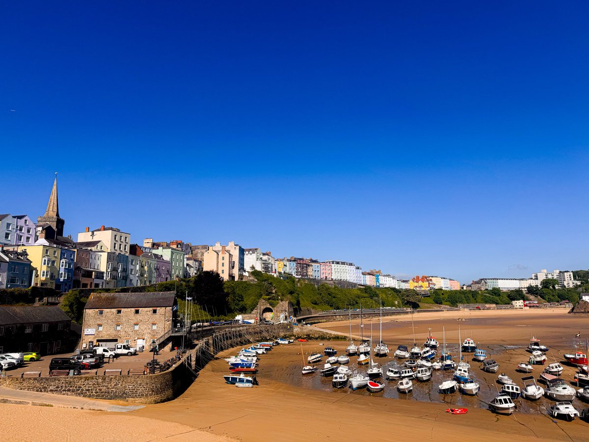 Tenby 🩵⚓️ <a href="/ThePhotoHour/">#ThePhotoHour</a> <a href="/S4Ctywydd/">S4C Tywydd</a> <a href="/visitwales/">Visit Wales 🏴󠁧󠁢󠁷󠁬󠁳󠁿</a>