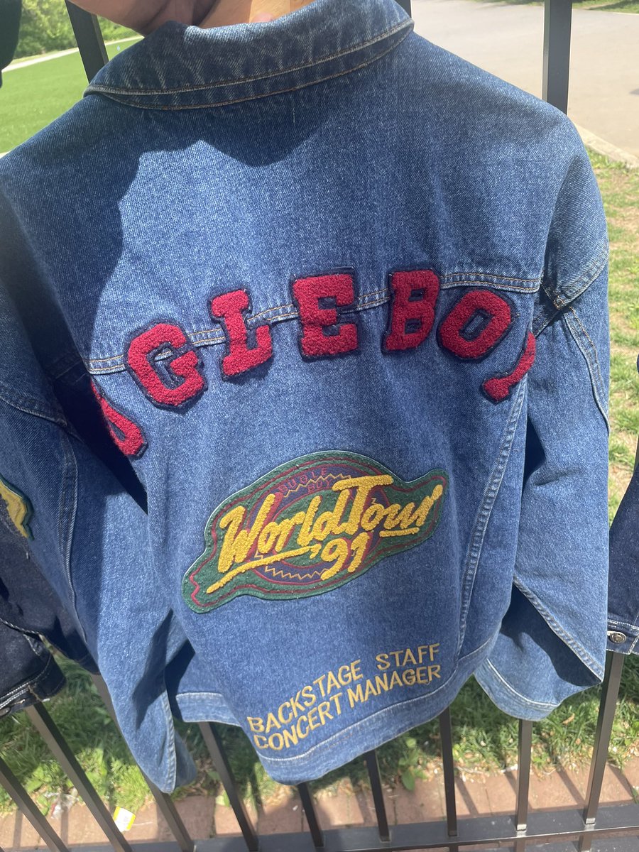 dariitheking's tweet image. Thrift day