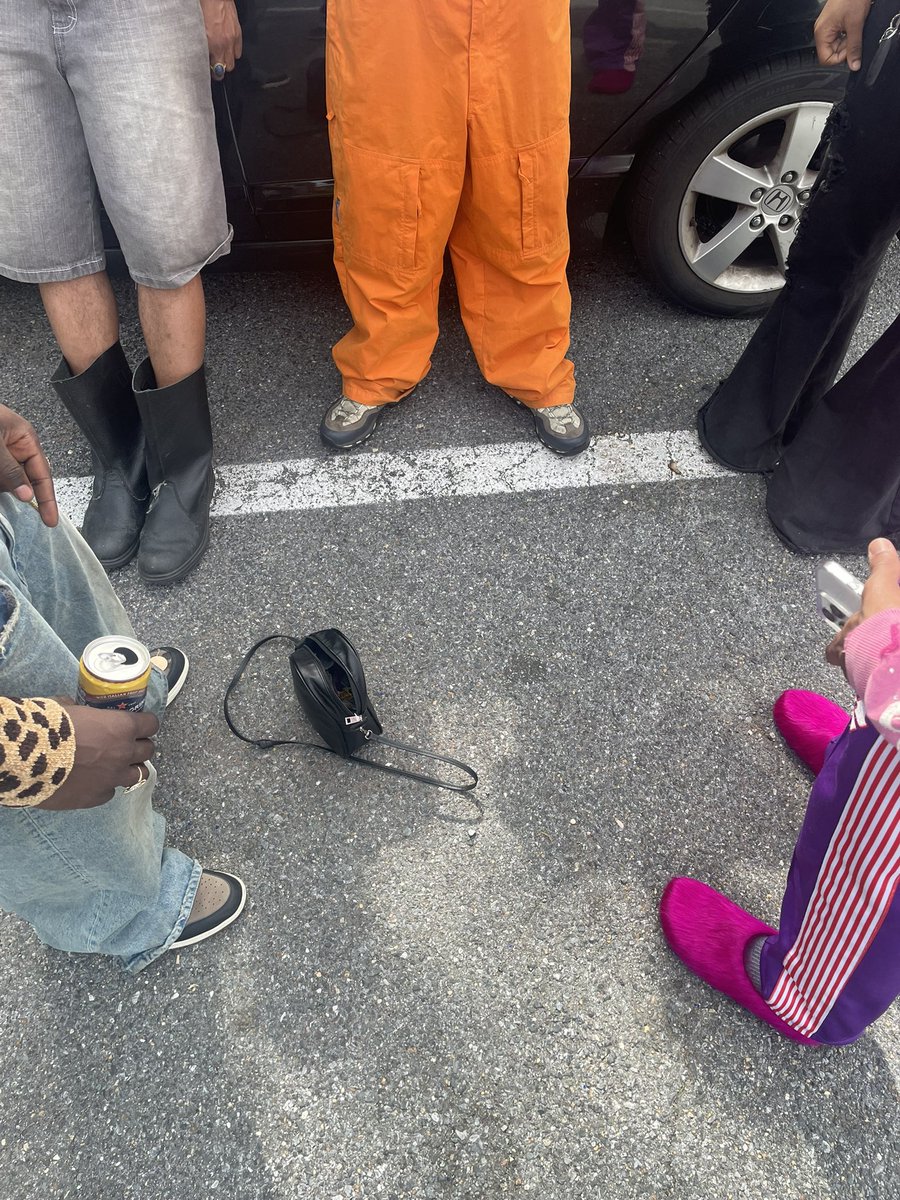 dariitheking's tweet image. Thrift day