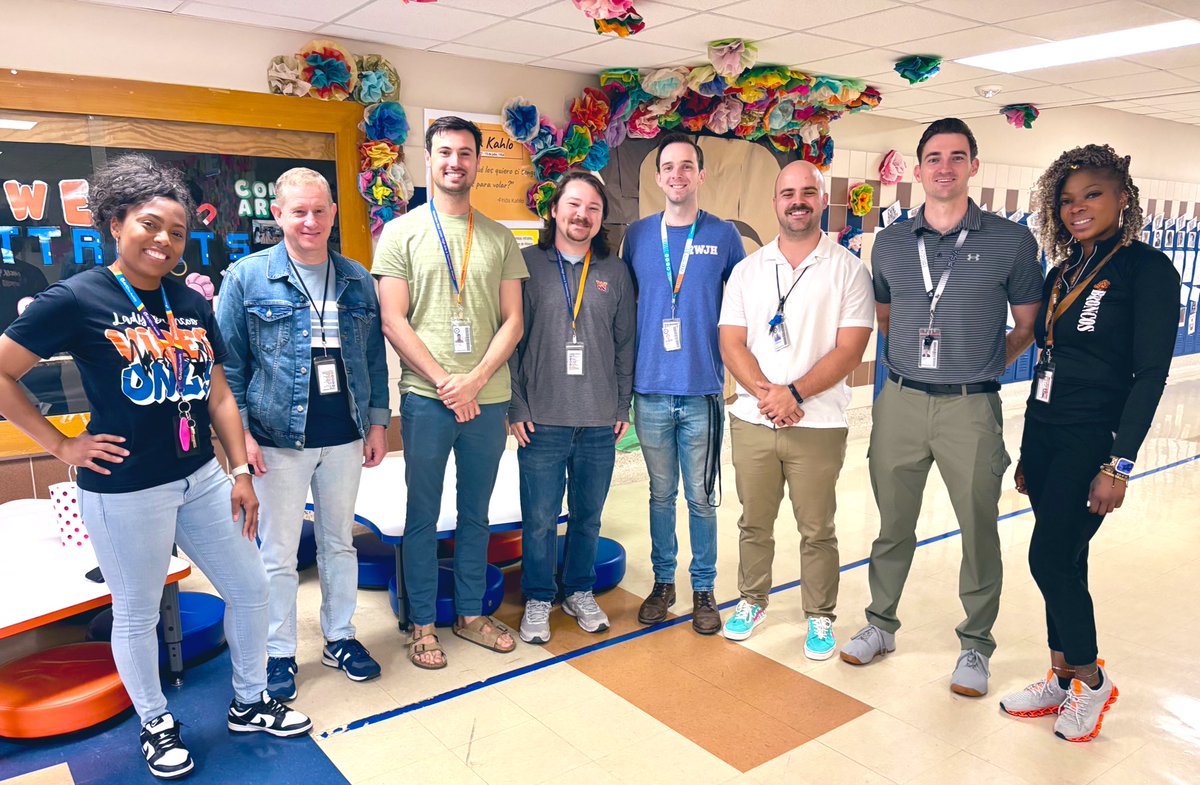 CoachNikki__'s tweet image. This team helped me become great again. Witnessing their commitment and teamwork inspired me to elevate my own efforts, fostering a mindset of continuous improvement and collaboration. 
💪🏾💙🧡🫶🏾 #socialstudies #westisbest 
#RISDLastDay