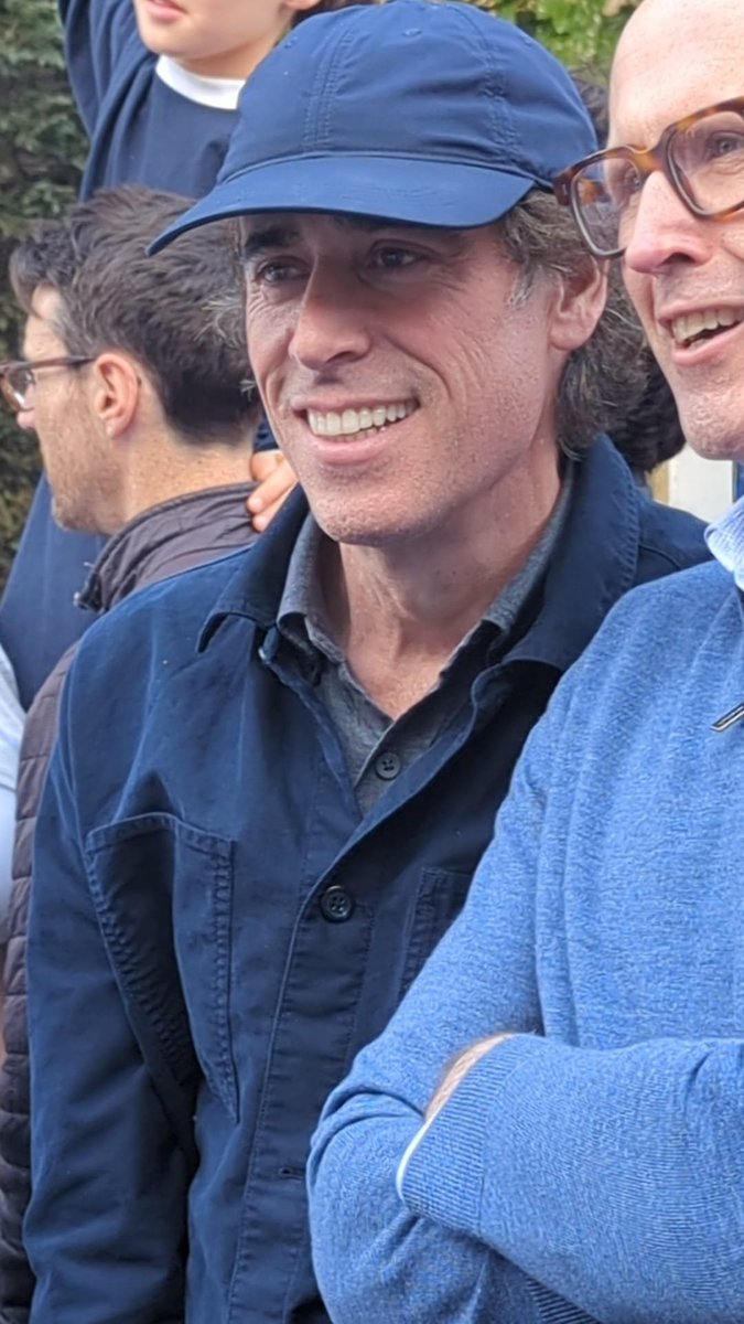 RegWhelk's tweet image. Went up to White Hart Lane to celebrate Spurs&apos; famous Europa League win. I look to my right and this bloke is standing next to me. #thfc #COYS