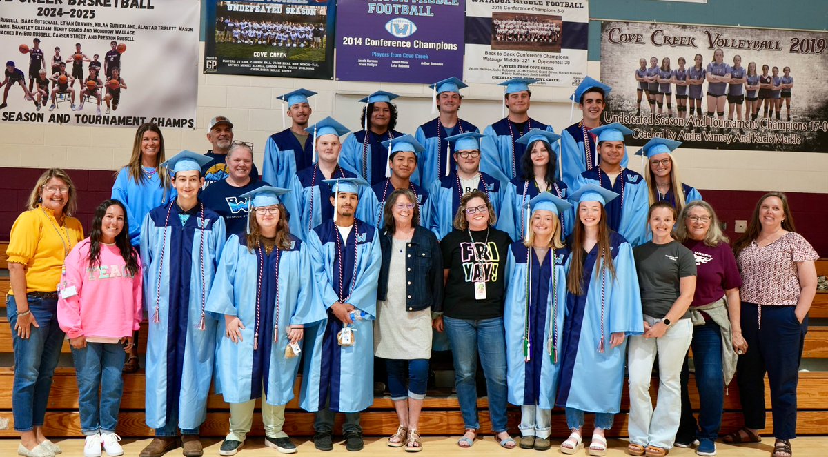 WataugaSchools's tweet photo. #SeniorWalkthrough for our Watauga High School &amp; Innovation Academy seniors who attended Cove Creek School! 🎓 👟 🎊 

What a celebration it was for them to see familiar spaces and faces at The Creek!
#ClassOf2025 https://t.co/LUiS8rlINj