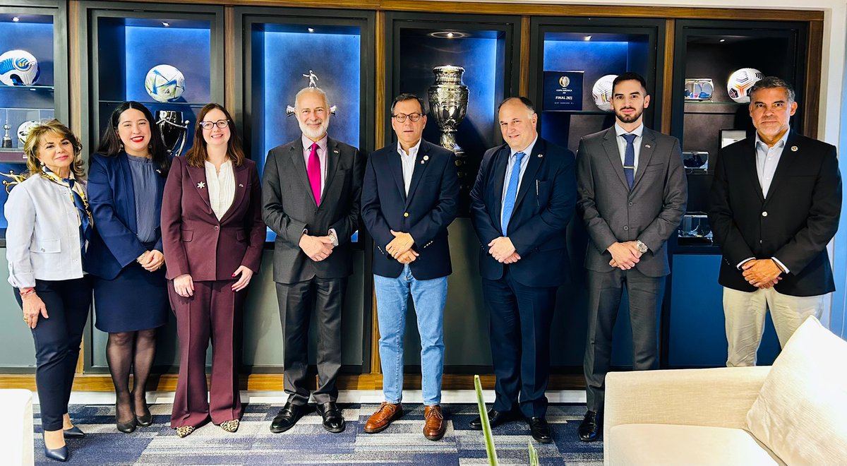 Danielle Dunne (@danielledunneuk) on Twitter photo Un dialogo emocionante en <a href="/CONMEBOL/">CONMEBOL.com</a> junto a <a href="/FabianLeedsNE/">Fabian Hamilton MP</a> y Leila Rachid sobre el potencial del 🇵🇾 como hub global de eventos deportivos.
<a href="/biztradegovuk/">Department for Business and Trade</a> Un dialogo emocionante en <a href="/CONMEBOL/">CONMEBOL.com</a> junto a <a href="/FabianLeedsNE/">Fabian Hamilton MP</a> y Leila Rachid sobre el potencial del 🇵🇾 como hub global de eventos deportivos.
<a href="/biztradegovuk/">Department for Business and Trade</a>