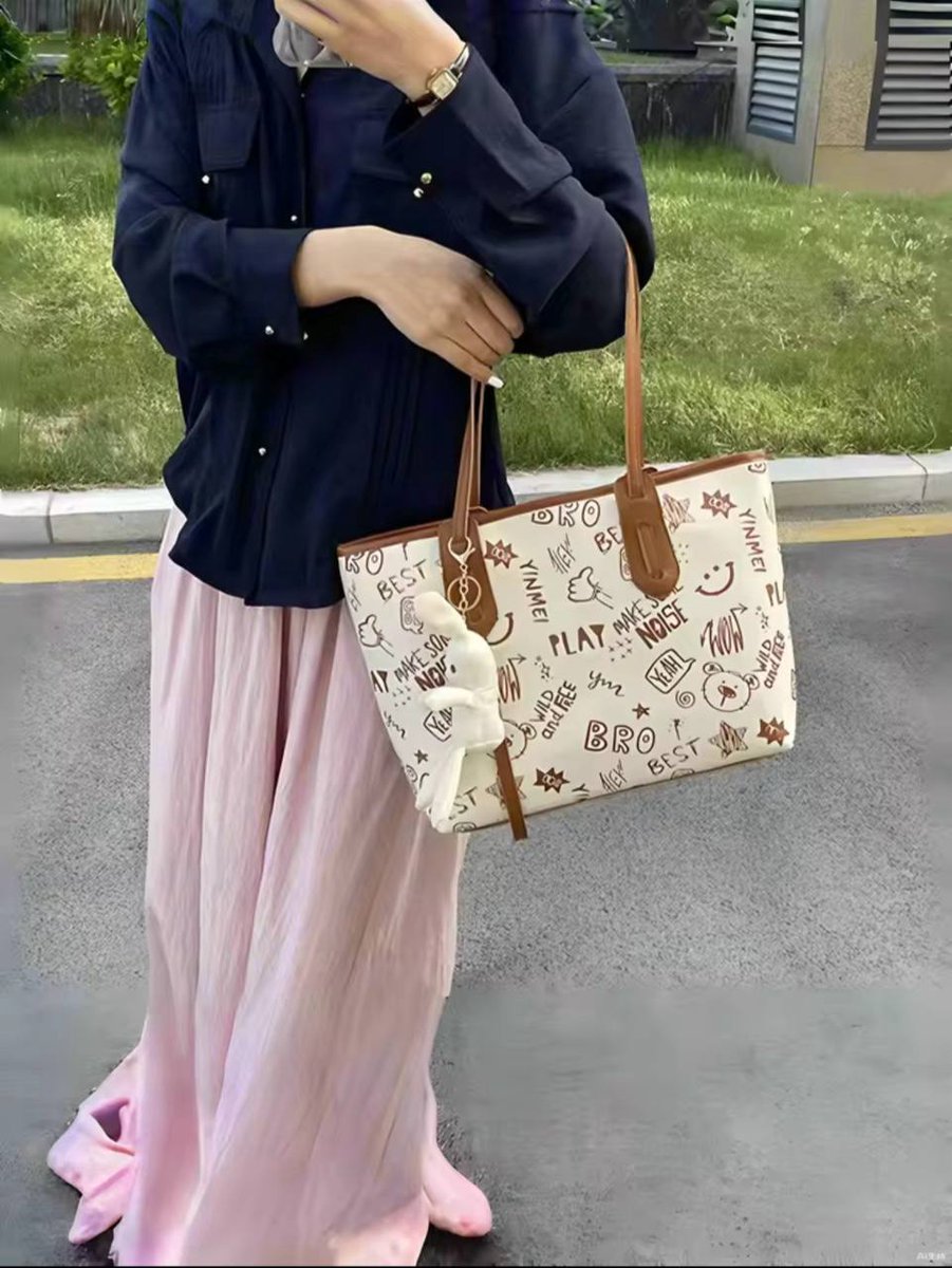 Damilola Adeagbo🤍 (@dame__betty) on Twitter photo 50 bags for the ladies and women
Each cost 🏷️9,000
What do you say? <a href="/NH_Duke/">Duke in the Northern Hemisphere</a> 50 bags for the ladies and women
Each cost 🏷️9,000
What do you say? <a href="/NH_Duke/">Duke in the Northern Hemisphere</a>