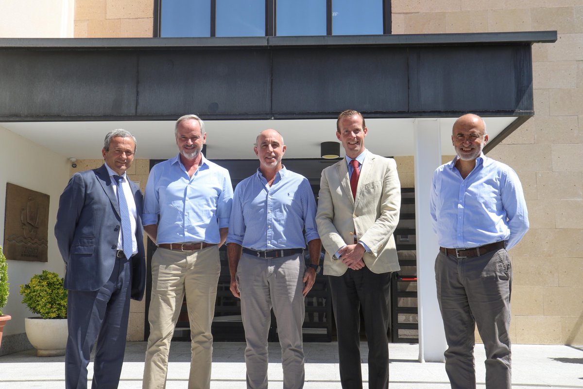 Ayer recibimos la visita de los colegios de APDES de Argentina. Ha sido una ocasión para compartir experiencias y buenas prácticas que enriquecen y contribuyen a seguir impulsando nuestros proyectos educativos. 

Gracias, ha sido un gusto teneros con nosotros.