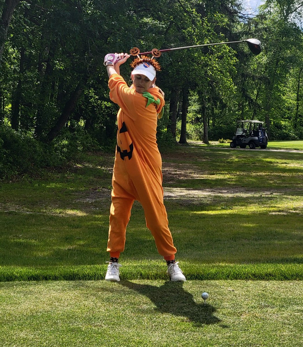 Coach Pumpkin Petrini teeing off at the 2025 #NugentCup #NJgolf