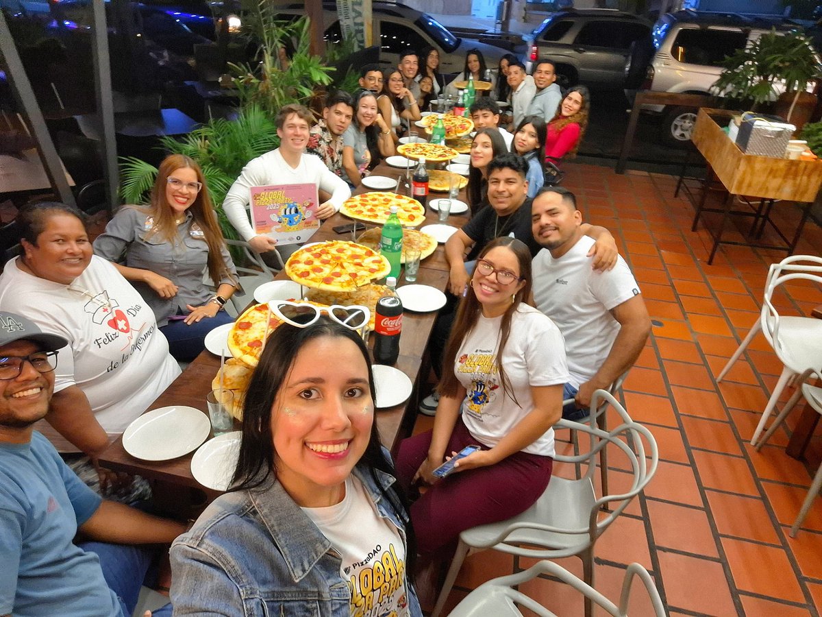 Definitivamente vale la pena el esfuerzo para organizar estos encuentros, conectar con otros entusiasta y los que no, animarlo a unirse a este mundo tan impresionante y lleno de oportunidades para crecer 💯

El crear comunidad no es fácil, pero realmente lo seguiré eligiendo 🙌