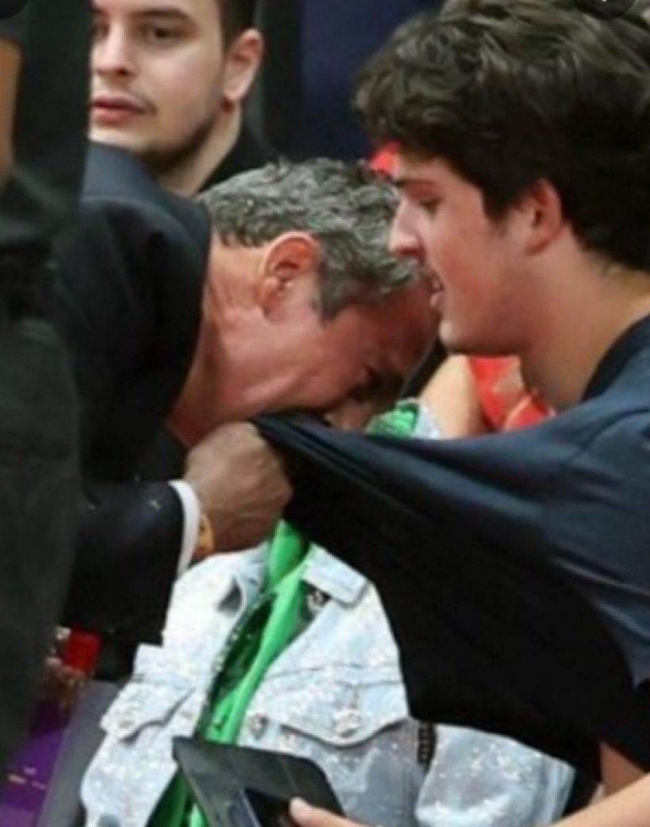 Göz yaşlarımızı yüreğimize gömeceğiz…
Güzel günler göreceğiz…