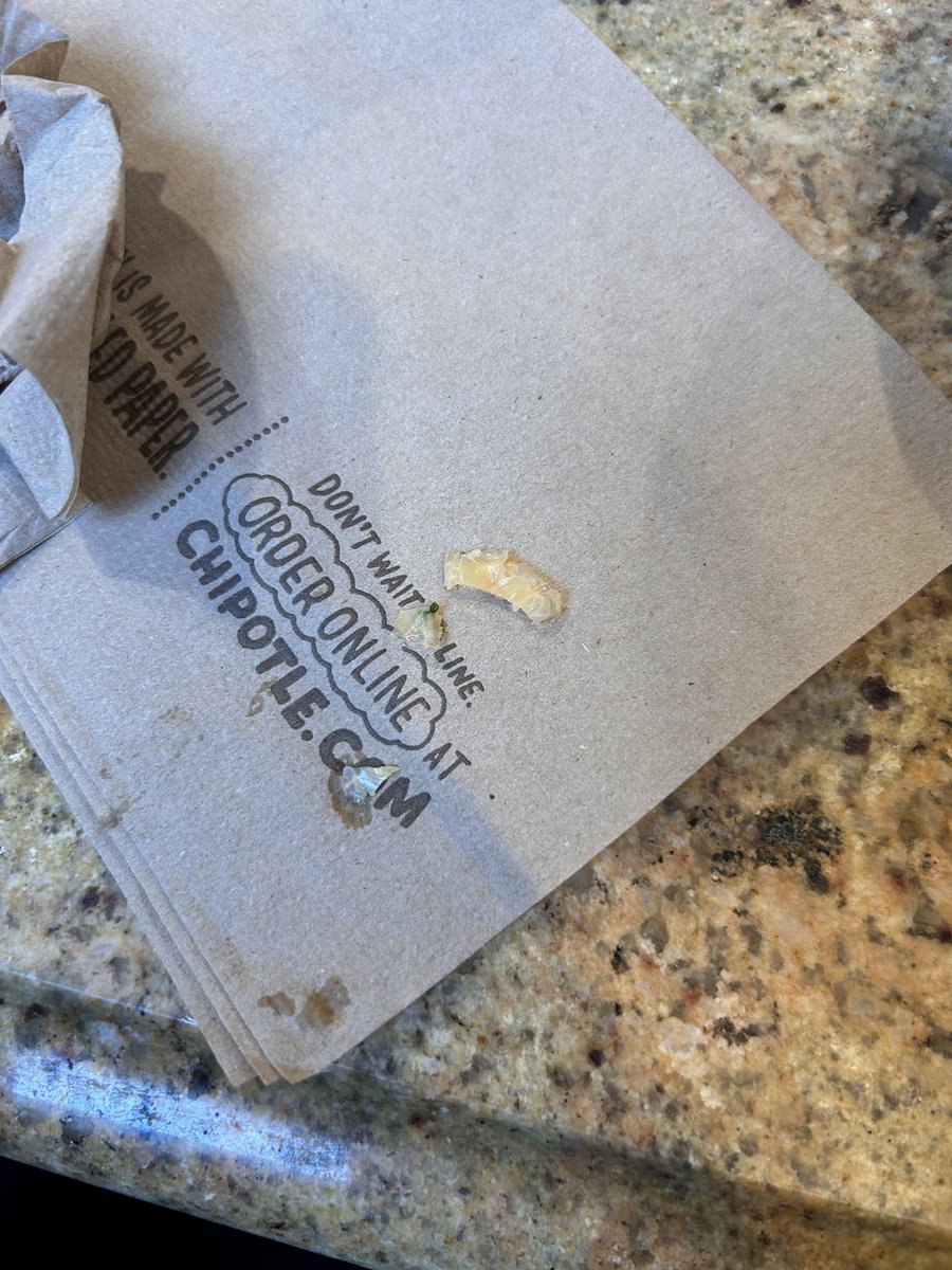 aaron617h's tweet photo. @ChipotleTweets not great finding plastic in your meal https://t.co/2eKqHwBSL9