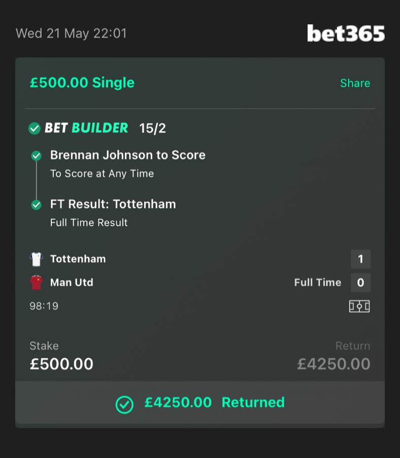 AnthonyEarly's tweet photo. 2 Trains
3 Flights
4 Days
Unknown volumes of beer
Untold memories for a lifetime
£4k won

But most importantly

1 Europa League

Fucking COYS!!! https://t.co/gMJpvbI9Tq
