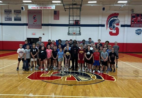 Spartan boys and girls basketball camps are less than a month away! Are you registered? #SpartanNation southwesternspartans.com/sports/mbkb/20…