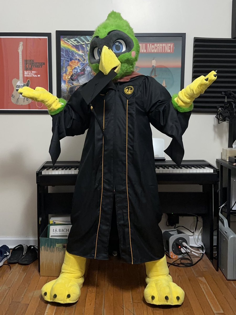 I’ve finally Mastered the Fine Arts of being a bird! #FursuitFriday