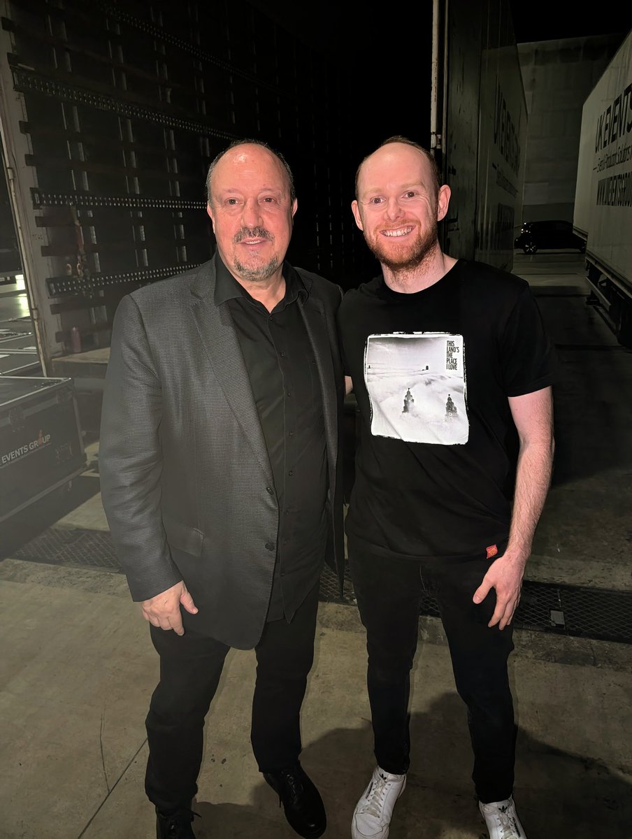 DanReado's tweet image. Met the absolute hero that is #RafaBenitez tonight. What a lovely fella too!