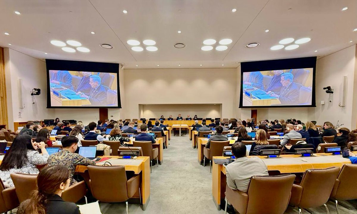 Slovenia initiated a #UNSC Arria-formula meeting on attacks against freshwater resources and related infrastructure in armed conflict.

Protection &amp; prevention measures before, during and after conflicts are vital to saving lives. 💧🕊️ 

#WaterUnderFire