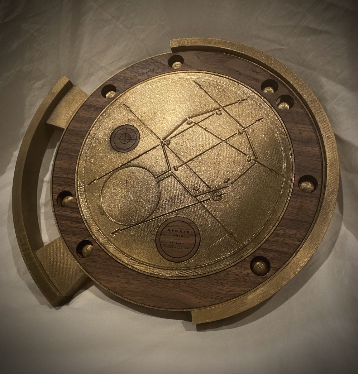 GayToad_3's tweet image. I built another handheld dial of a bit of a lesser known site- The Newark Earthmound located in modern day Ohio, and built by the Hopewell approximately 2,000 years ago, functioned as an astronomical calendar tracking the full 18.6 year lunar standstill cycle.