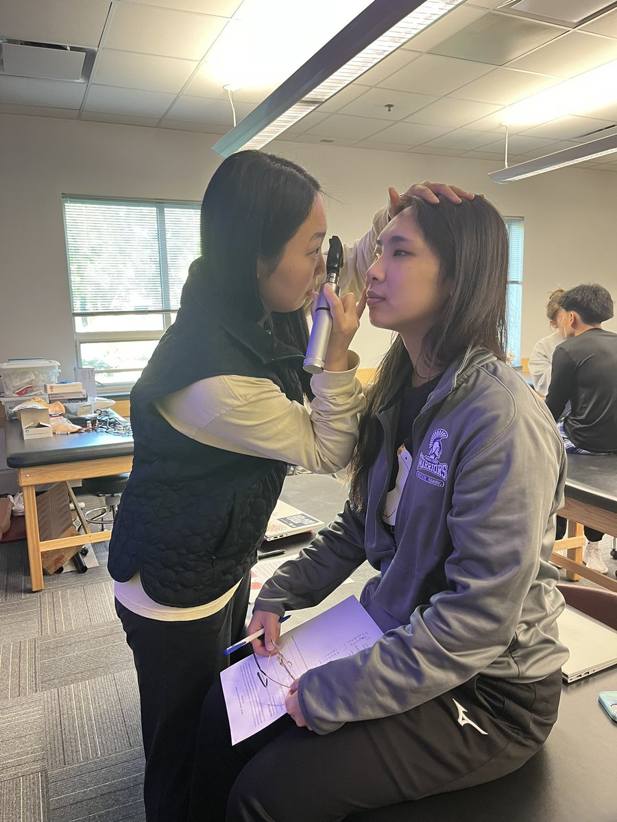Final gen med lab for this week - assessing the ears and eyes with otoscopes and ophthalmoscopes! #GenMed #AT4ALL