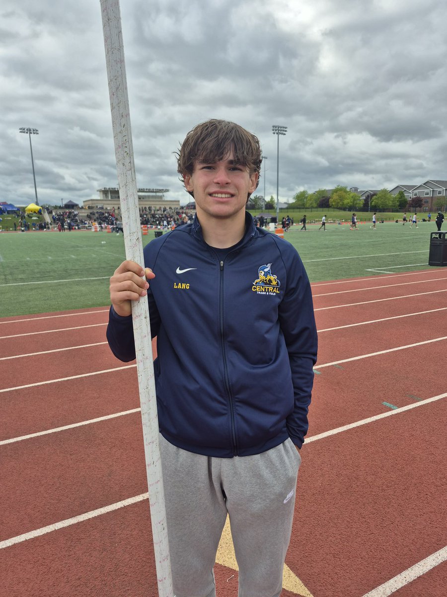 🥉All Oakland County🥉
       <a href="/CaseLangVaults/">Case Lang</a> 
    Pole Vault - 3rd Place
                   13-0