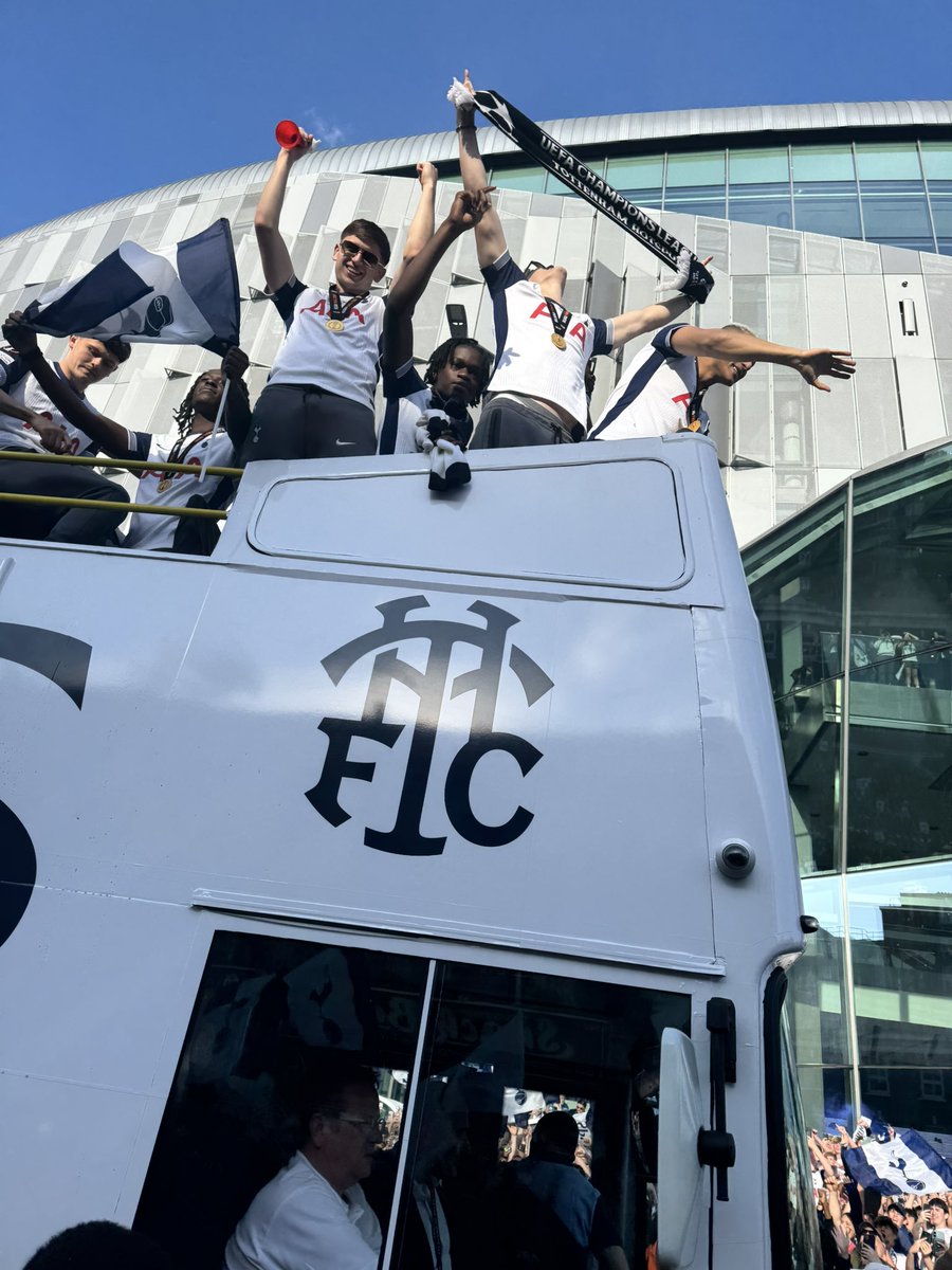 Becci 🦄 tweet media