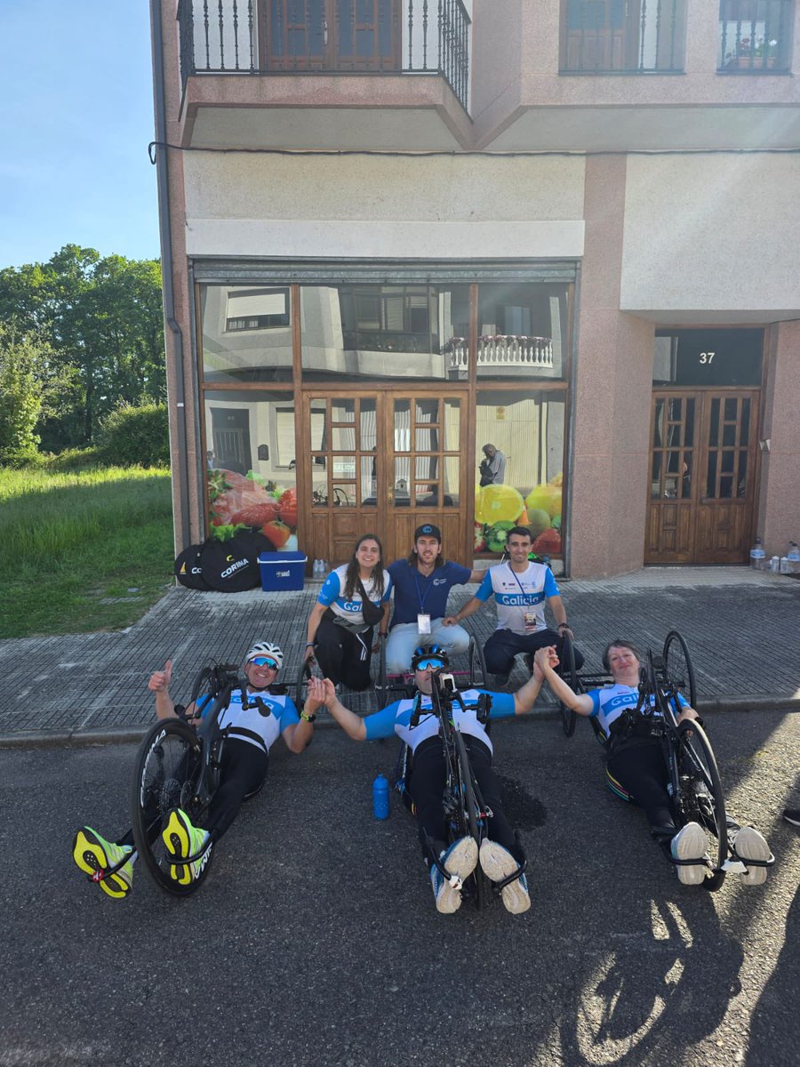 GALICIANGOLES's tweet photo. 🚲 A Selección de Galicia ,bronce no Campionato de España de Contrareloxo por equipos disputado hoxe en Friol .
🗣️ Escoitamos aos protagonistas https://t.co/Mh0xOc4H40