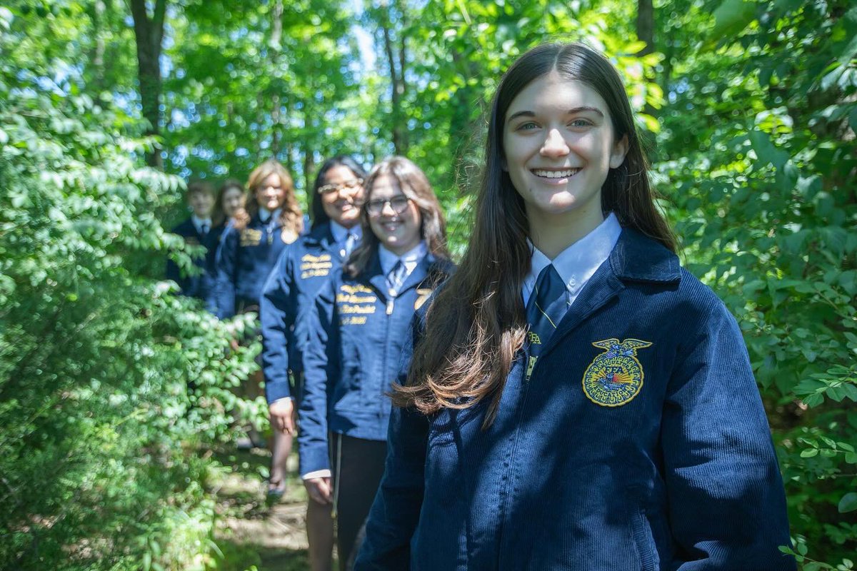 TNFFAFoundation's tweet image. Honored to present Marti Skold-Jordan of @TractorSupply with her Honorary State FFA Degree!🎉🏅

Her support, especially after Hurricane Helene, has helped TN FFA chapters rebuild and thrive. Grateful for TSC’s shared mission to grow ag leaders! 💙🌾 

#TNFFA #LifeOutHere