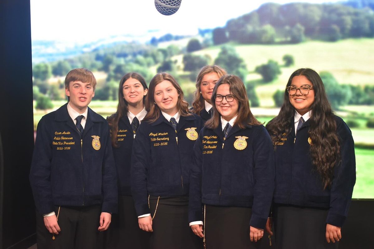 TNFFAFoundation's tweet image. Honored to present Marti Skold-Jordan of @TractorSupply with her Honorary State FFA Degree!🎉🏅

Her support, especially after Hurricane Helene, has helped TN FFA chapters rebuild and thrive. Grateful for TSC’s shared mission to grow ag leaders! 💙🌾 

#TNFFA #LifeOutHere