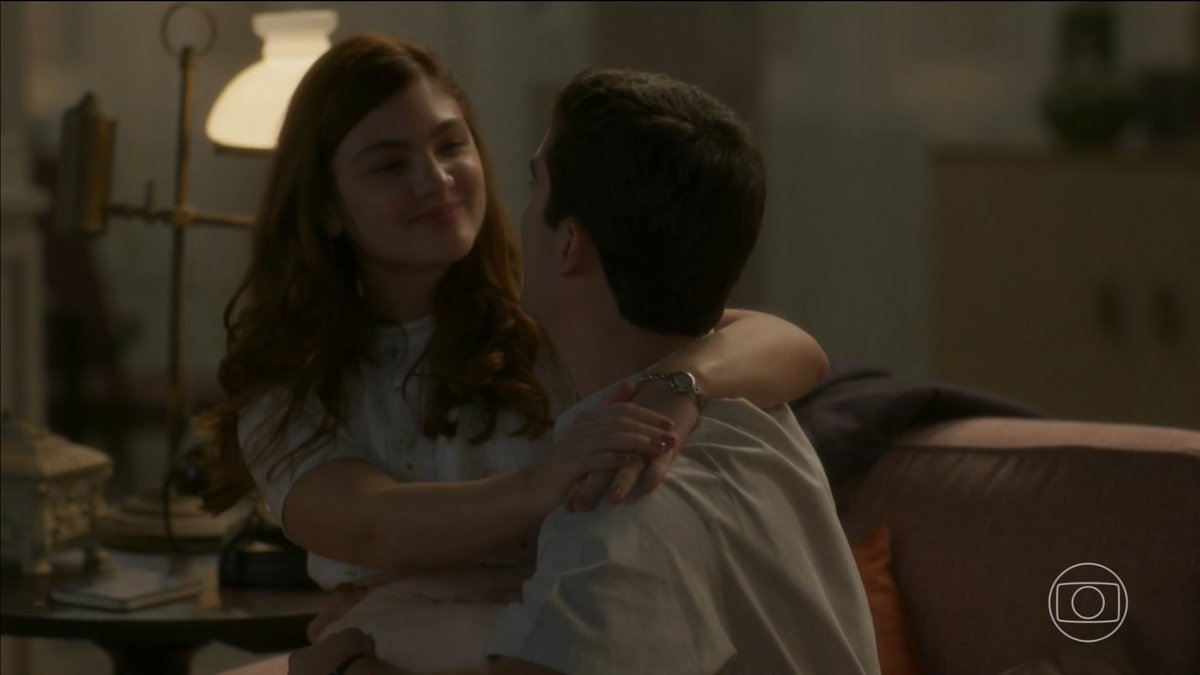 dotemath's tweet photo. – bia tendo um piripaque e quase morrendo
– casa dos alencar caindo
– todo mundo descobrindo a identidade verdadeira da clarice
– raimundo descendo a porrada no juliano 
celeste e edu: YOU ARE MY DESTINYYYYYYY
#garotadomomento https://t.co/K4HjpJaWXf