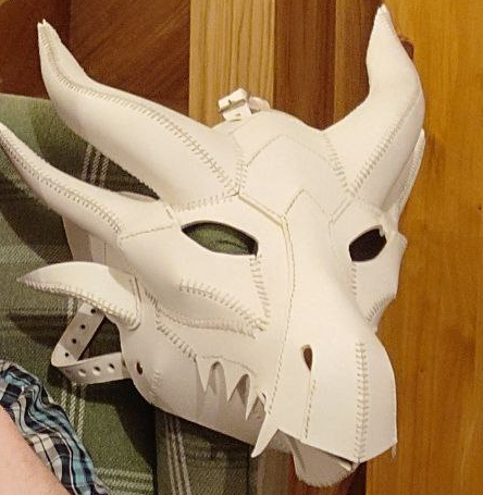 Lucky_Liolf's tweet photo. Heads up, a friend of mine at @cfconvention  had this hood stolen at the bar last night.

If it was you, give it the fuck back - if you know who, politely ask them to give it the fuck back.

Considering it's handmade and valuable, police will be involved otherwise :) https://t.co/g2zBerOki3