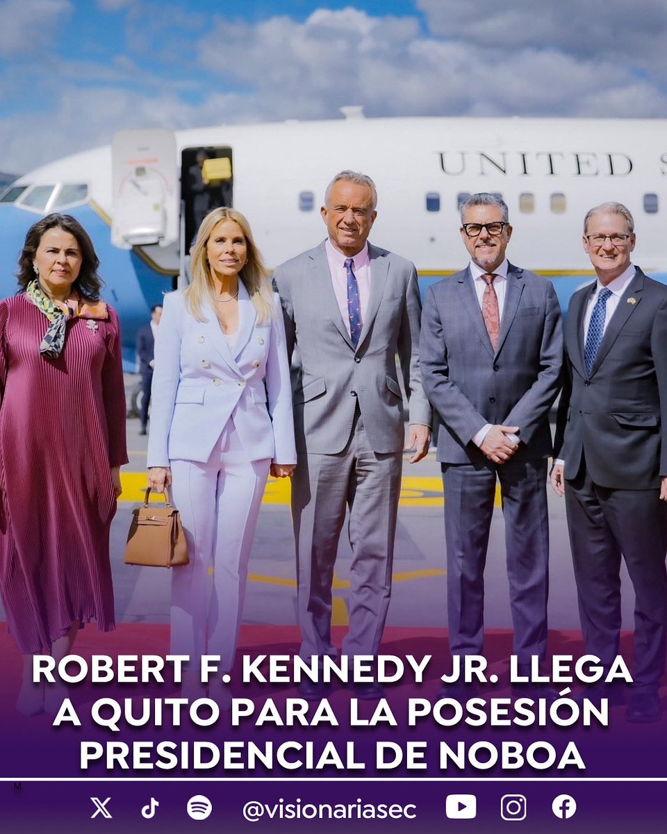 #ATENCIÓN | Siguen llegando los invitados a la posesión de Daniel Noboa.a tarde de este 23 de mayo, llegó Robert F. Kennedy Jr., secretario de Salud de la Casa Blanca.

El delegado del gobierno de Trump arribó al Aeropuerto Mariscal Sucre con su esposa Cheryl Hines en un avión de