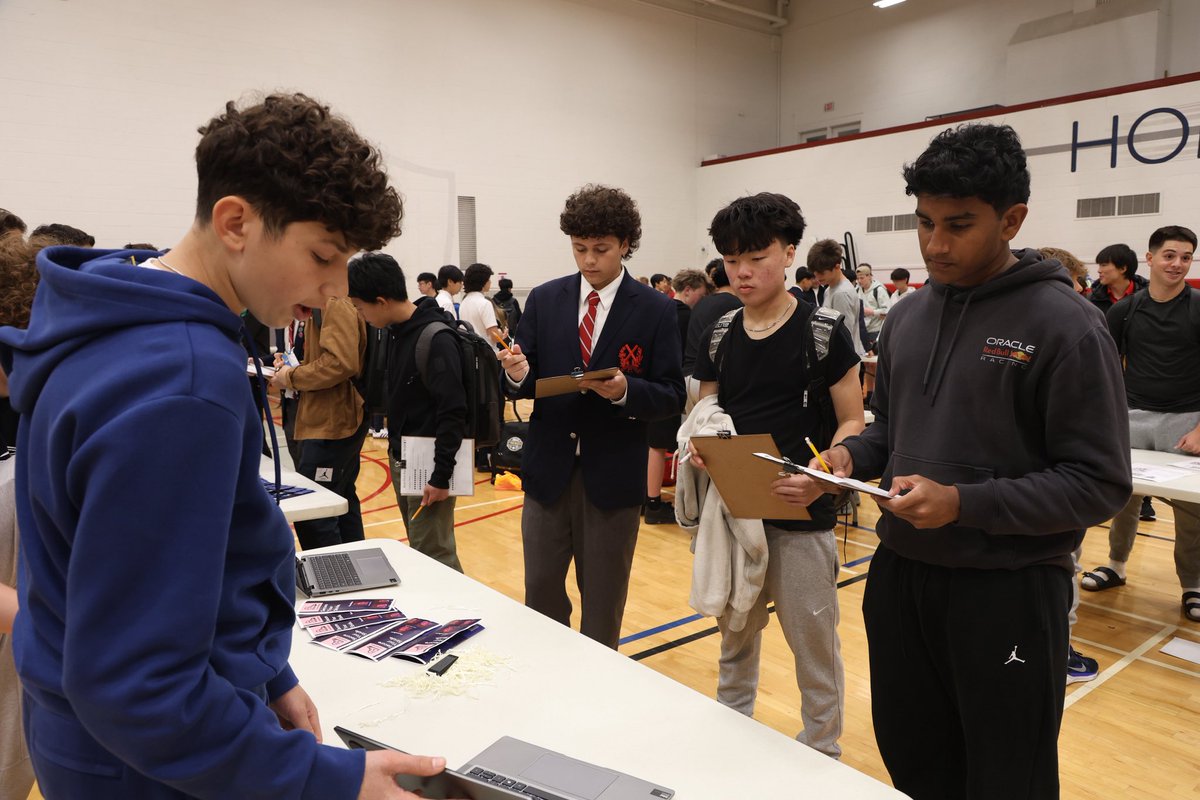 Grade 9 students from SAC and SAS came together to display and pitch their creative business inventions at The McEwen Technology &amp; Innovation Showcase!