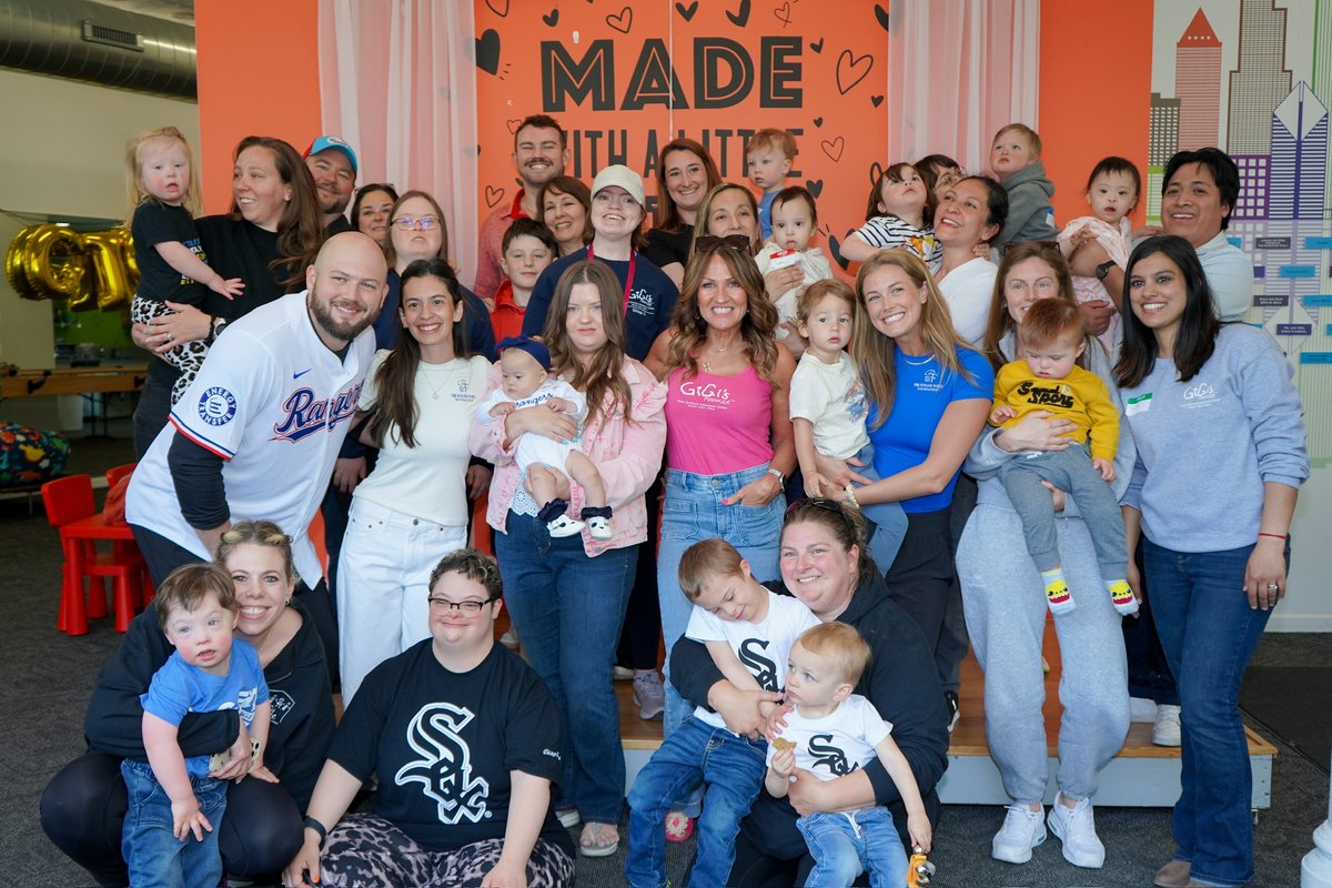 GiGis_Playhouse's tweet photo. Big League love at GiGi’s Playhouse Chicago! ⚾💛
Honored to host @Rangers' Jake Burger, Ashlyn &amp; Penelope for the MLB x GiGi’s tour—spreading acceptance for individuals with Down syndrome.

Catch us at the White Sox game TOMORROW! 🎟 #GigisPlayhouse #MLB https://t.co/WiPaH7E28P