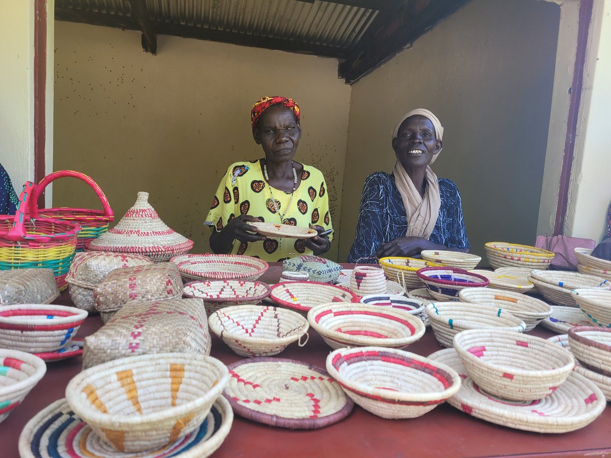 Budongo Conservation Field Station (@bcfs_masindi) on Twitter photo BCFS is supporting women in the Budongo Forest landscape to achieve sustainable income through craft making with support from <a href="/oakzoo/">Oakland Zoo</a> BCFS is supporting women in the Budongo Forest landscape to achieve sustainable income through craft making with support from <a href="/oakzoo/">Oakland Zoo</a>