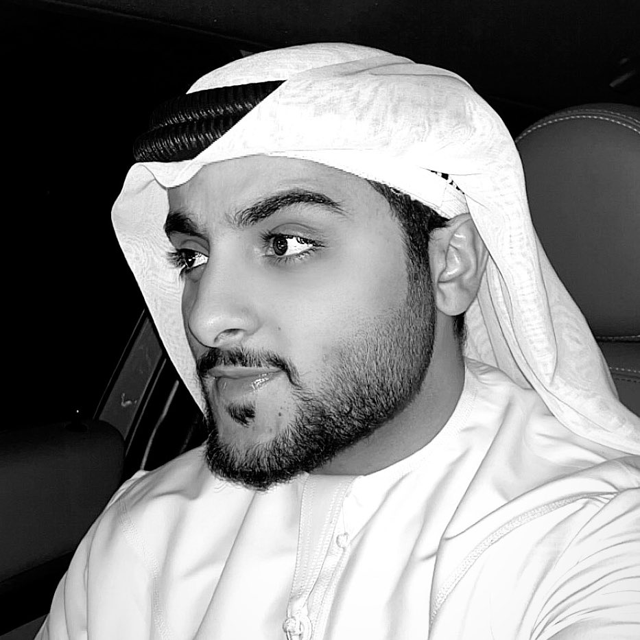 HamdanAlthaqfi's tweet photo. مشتاق لك و الشوق فيني يضاهي
بُعد المسافه بين كفي و كفوفك ! 
مشتاق حضنك و العيون السواهي 
مشتاق أشوفك و اتملى بوصوفك. https://t.co/UPmjiZv8SA