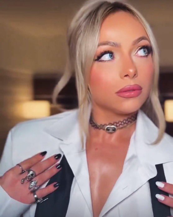 zaguila1995's tweet photo. This gorgeous girl is going to be blessing our screens when she makes her groundbreaking return on #WWERaw very soon, @YaOnlyLivvOnce
#LiveSquad #Beautiful_Mind_inBKK #MovieStar #BrokeTheInternet #ReturningSoon #Patient
❤️❤️❤️❤️❤️❤️ https://t.co/4rhc8RI9g9