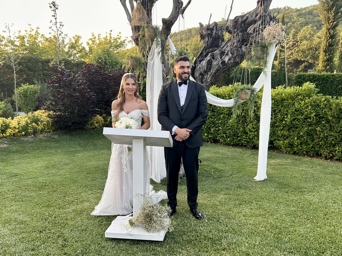 Sevgili Aybüke ve Eren kardeşlerimizin düğün merasimine katıldık. Allah bir yastıkta kocatsın. Çiftimize bir ömür boyu mutluluklar diliyoruz.