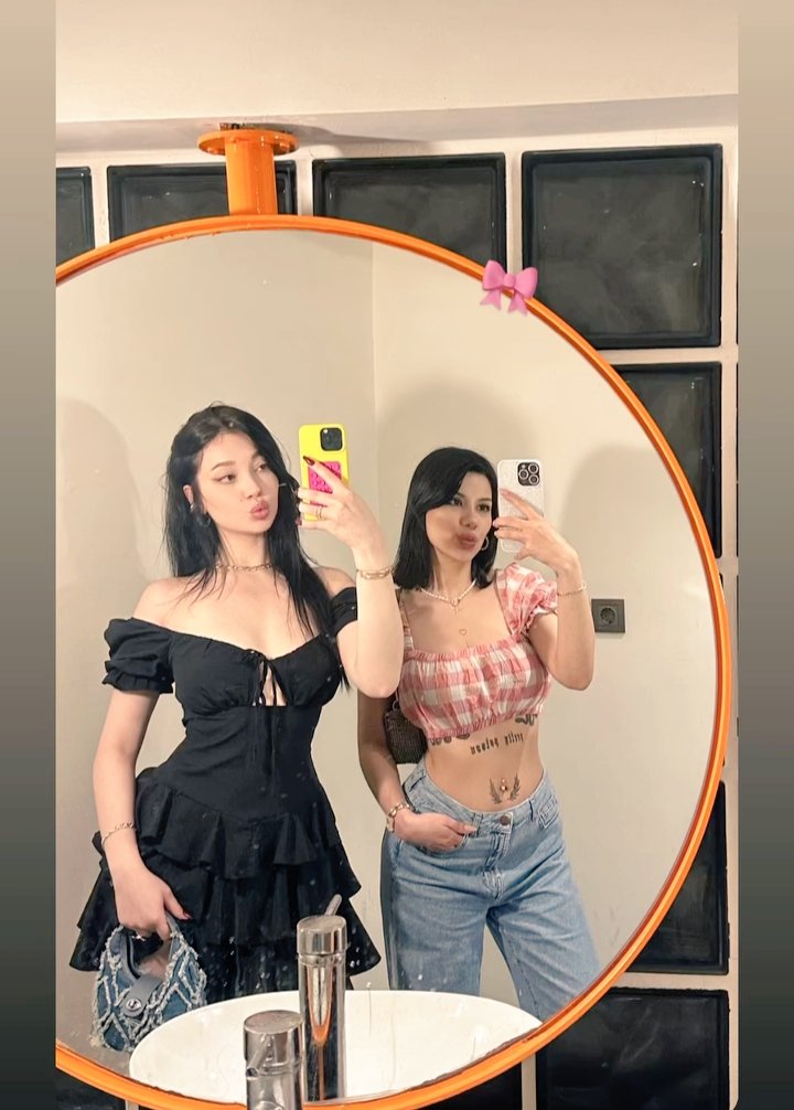 Simply beautiful 💋
<a href="/nihlekopan/">nihlekopan</a>  #NihleKopan