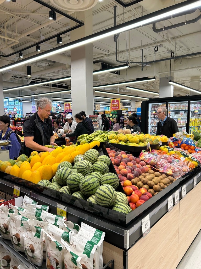 UFCW_1518's tweet image. This store converted to a unionized PriceSmart Foods this week, and we’re proud to welcome these workers into our union family. Great to see such strong community support at their grand opening!