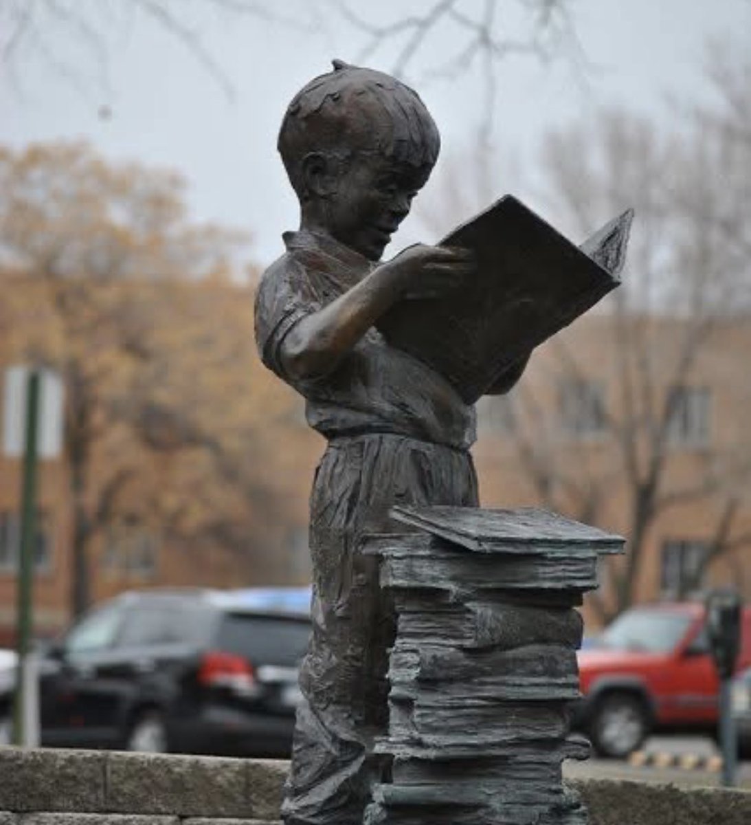 What a great year! 📚💙
Over 45,000 books circulated ⁦<a href="/Hamilton_CW/">Crawford Woods Elementary</a>⁩ 
#happysummer