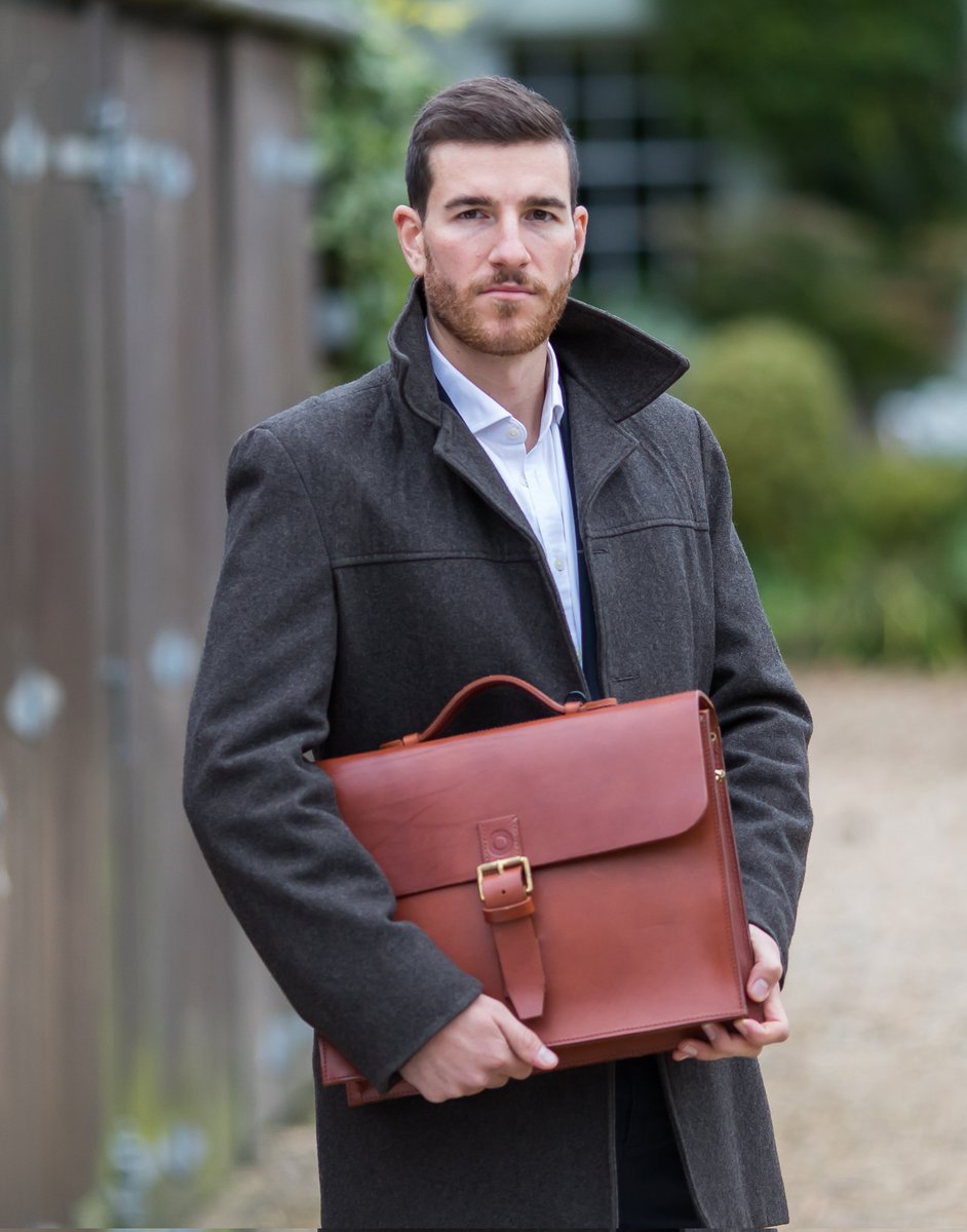 TaylorKentCo's tweet image. It&apos;s Bank Holiday Weekend. 

Put the laptop away! (Preferably in our Taylor Kent &amp;amp; Co Briefcase 💼) 

bupadentalcare.co.uk 

#timeforabreak #bankholiday #weekend #nomorework #logoff #chillout #relax #enjoy #handmade #leather #quality